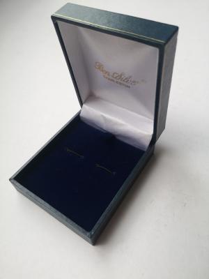 中国 カフスボタンのペーパー宝石類のギフト用の箱の端が付いている青いLeatheretteのビロードの挿入物 販売のため