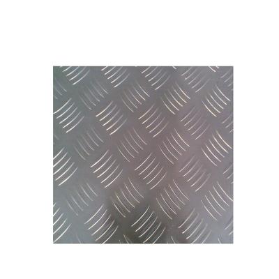 China Embossed Stainless Steel Sheet 4x8 Corrugated SS 304 Plate for sale
