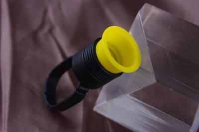 China Zwarte/Gele Permanente de Tatoegeringsinkt Ring Caps Plastic Material van Make-uptoebehoren Te koop