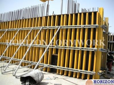 China Professional Concrete Wall Forming Systems With H20 Beam And Steel Walers for sale
