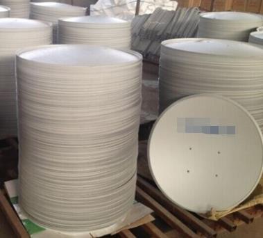 China Diámetro de acero del material los 60cm del tablero del plato del vhf de la antena al aire libre de la frecuencia ultraelevada Digital con LNB en venta