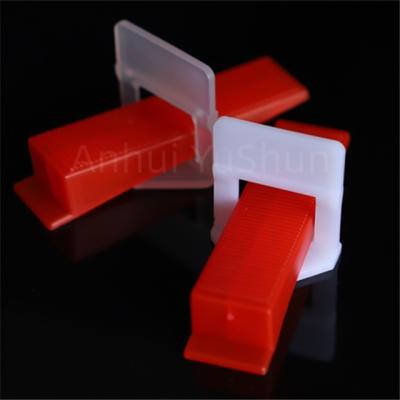 Chine Couleurs multiples 1,5 mm plastique des tuiles de nivellement des clips et des clous utilisés pour le sol et le mur à vendre
