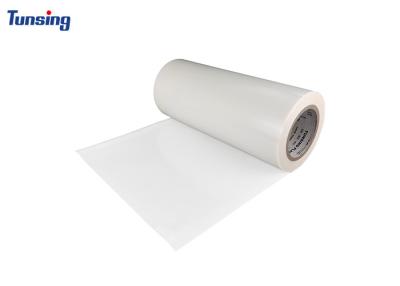中国 Microfiberのための熱可塑性ポリウレタン材料のTpu Bemis 3218 0.05mmの厚さ150cm WidthHotの溶解の接着剤フィルム 販売のため