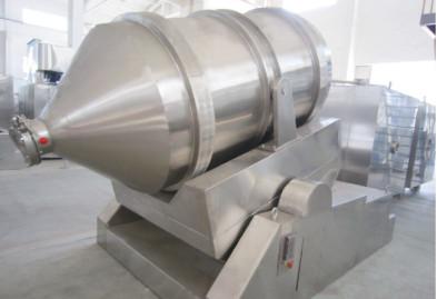 China 1800L máquina de alta velocidad bidimensional del mezclador del polvo del mezclador 8kW para los gránulos en venta
