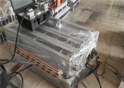 China correia transportadora de borracha de 1600mm que vulcaniza a máquina com feixes da liga de alumínio à venda