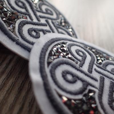China Projeto de imitação da forma de Diamond Custom Embroidered Patches With à venda