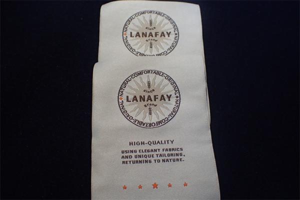 Eco Friendly Customize Woven Clothing Labels Cold Cut / Heat Cut