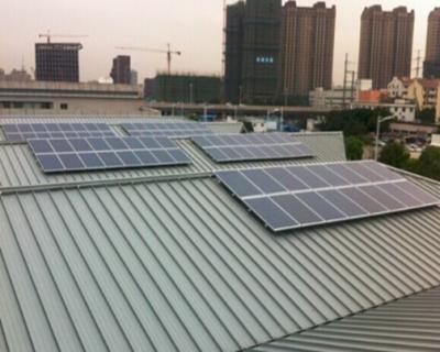 China Anodice el tejado del panel solar que monta los soportes de aluminio del carril en venta