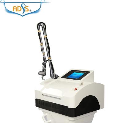 Chine Machine partielle portative de laser de CO2 40W 10600nm pour le rajeunissement de peau à vendre