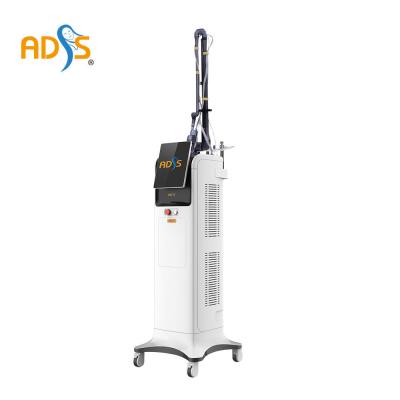 China Standing Skin Rejuvenation Machine 10600nm Fractional CO2 Laser Beauty Equipment for sale