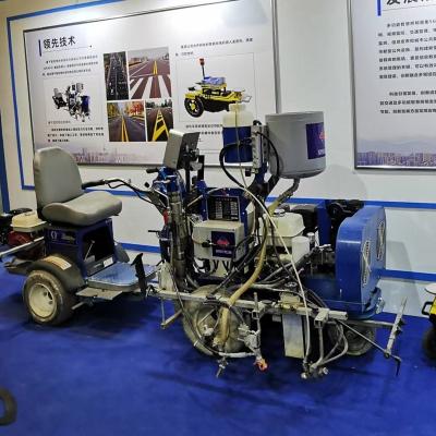 China Máquina de marcado de carreteras de dos componentes con conducción hidrostática en venta