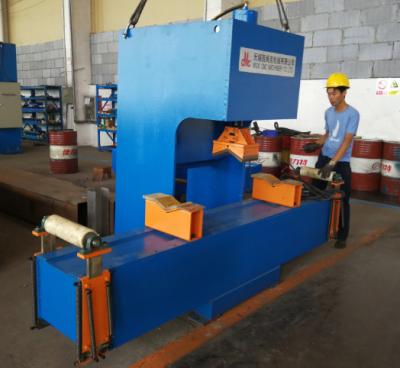 中国 炭素鋼またはステンレス鋼シート CNC の打つ機械 1500 x 5000 の CNC のタレットの出版物 販売のため