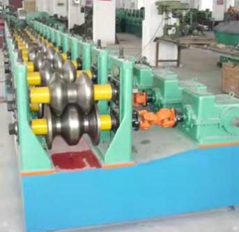 China 2 Waves And 3 Waves 8m / Min Guard Rail Roll Forming Machine for sale