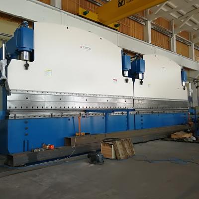 China máquina en tándem del freno de la prensa hidráulica del CNC del freno 8000KN de la prensa del CNC de 400T 7000m m en venta