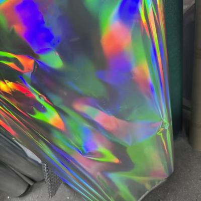 China Benötigen Sie eine holografische, metallisierte BOPP-Folie mit Primerbeschichtung für die Papierkaschierung for sale