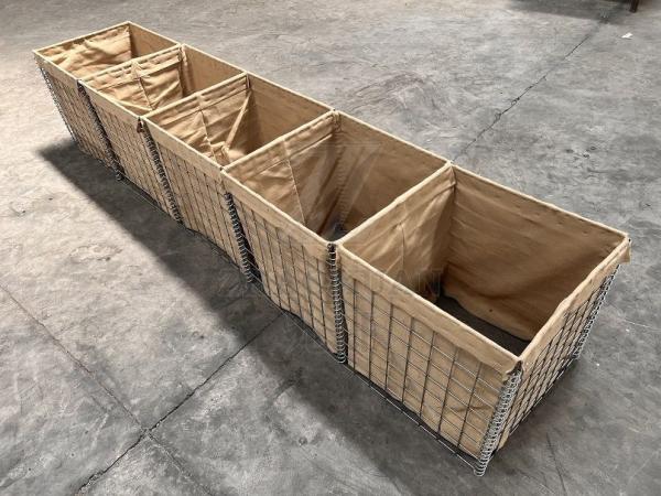 Quality Defense Gabion Wall Baskets 2.0mm - 3.5mm Thickness Hesco Bastion Wall for sale