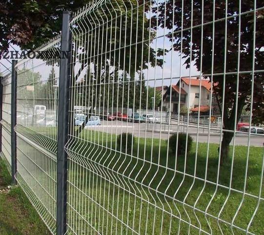 Quality Garden 3D Curved Wire Mesh Fencing Refined Hot Dipped Galvanized Fence for sale