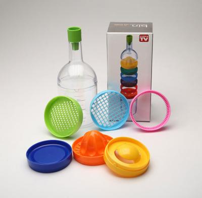 China Multifunctional 8 In 1 Kitchen Tool Set Juice Bottle Grater Fruit And Vegetable Cups for sale