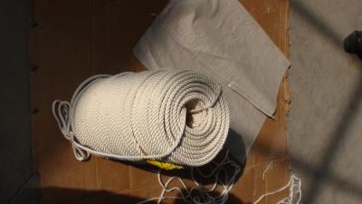 中国 架空送電線のひもでつなぐことのための絹の絶縁されたロープの軽量の構造安全ロープを編みなさい 販売のため