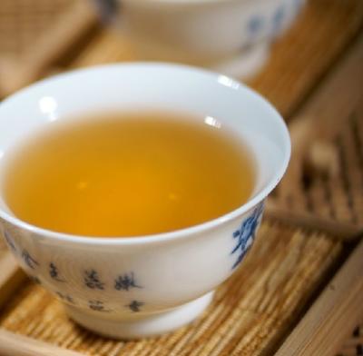 China Chá chinês cru saboroso de Puer, chá chinês do emagrecimento do chá de Puer da categoria superior à venda