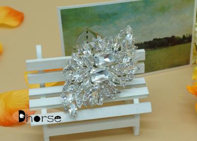 China Broches moldeadas de plata del diamante artificial de la antigüedad de Diamante para el vestido de noche en venta