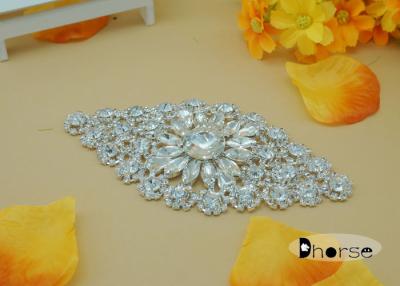 中国 装飾的な光っているダイヤモンドのラインストーンの結婚式のアップリケ、ビーズのラインストーンのアップリケ 販売のため