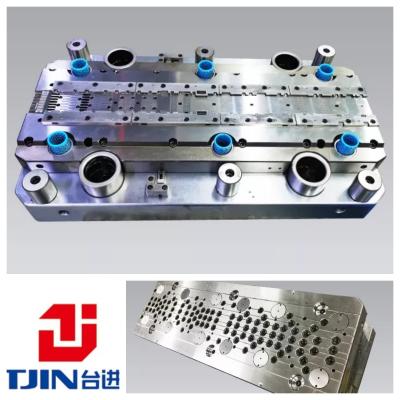 China Tamanho personalizado de moldes de estampação de estrutura de chumbo IC com revestimento de níquel à venda