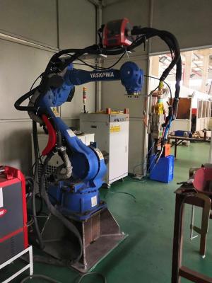 Chine coupe électrique de fibre de 3kw 2000w 1500w de soudure laser de robot tenu dans la main automatique de machine à vendre