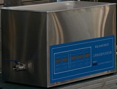 China mittlere Volumen-Ultraschallreinigungsanlage-Mikrocomputer-Prüfer 100W 150W 200W 250W zu verkaufen