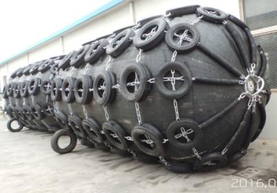 Chine Tailles en caoutchouc pneumatiques en nylon naturelles d'amortisseur de Yokohama de protection de pétrolier d'amortisseur à vendre