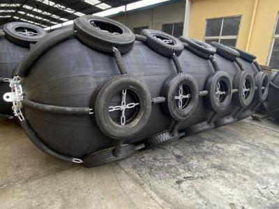 China De Opblaasbare Stootkussens van de slijtageweerstand voor Boten50kpa Yokohama Drijvende Stootkussens Te koop