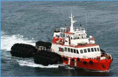 Chine 50kpa 80kpa flottant les amortisseurs en caoutchouc pneumatiques accouplant les types gonflables d'amortisseur de bateau à vendre