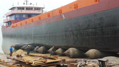China Anti Bursting Boat Marine Rubber Airbag For Ship Launching Heavy Lifting for sale