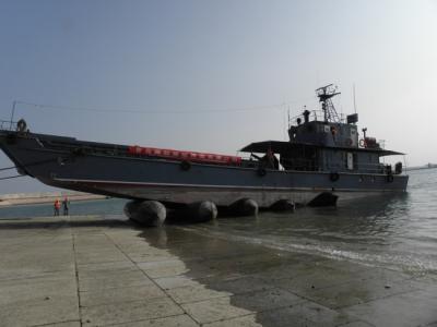 中国 加硫させたボートの持ち上がるエアバッグの膨脹可能なISO14409海難救助のドッキングの進水 販売のため