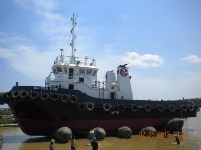 China Saco hinchable de lanzamiento del saco hinchable del astillero del barco de goma inflable negro del buque en venta