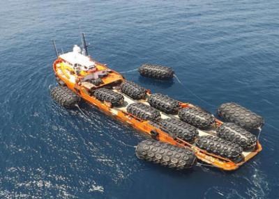 Chine L'amortisseur gonflable de bateau de DST STS dactylographie l'amortisseur de flottement en caoutchouc Yokohama à vendre