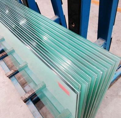 China Clear/Colored/Safety PVB Laminated Glass with High Quality and Competitive Price à venda