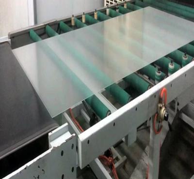 中国 Tempered Solar Photovoltaic Glass High Transmittance Clear Low Iron Glass 販売のため
