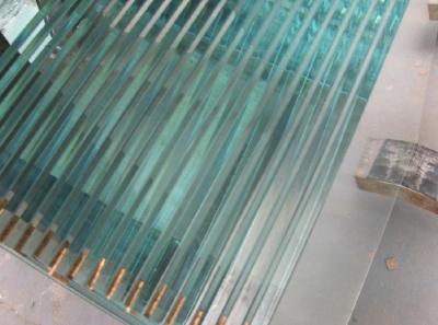 中国 Polished Edge Building Safety Ultra Clear Glass For Home Decoration 販売のため