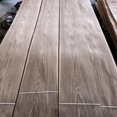 China Natural walnut wood veneer 0.5mm wood veneer plywood used for cabinet wall and door decoration for sale