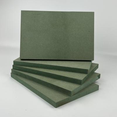 China Langlebige, glatte MDF-Holzplatte, Dicke 3–25 mm, E1-Kleber, natürliche Farbe zu verkaufen