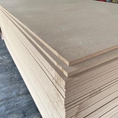 China Schimmelfeste MDF-Holzplatte für Möbel, langlebige, glatte Oberfläche zu verkaufen