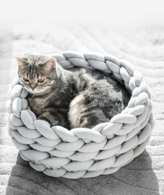 China Cosy Crocheted Chunky Knit Cat Bed Nonslip Washable 35cm 40cm 45cm Donut Cat Bed for sale