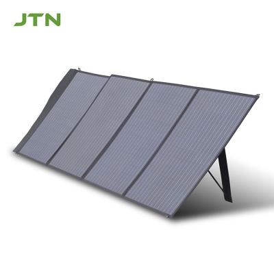 China Panel solar plegable de 200W con 2 salidas USB Adecuado Certificado FCC/CE/ROHS/PSE/BSCI en venta