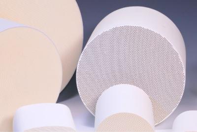 China MgO Ivory Ceramic Substrates Support For Diesel Oxidation Catalyst for sale