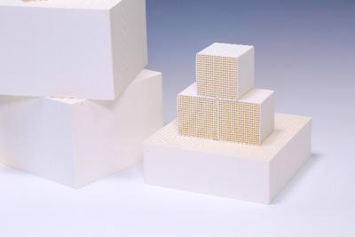 China Substrato de cerámica del peine de la miel del VOC SiO2, cordierita celular de cerámica en venta