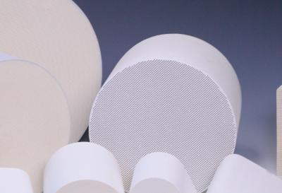 China Honeycomb Ceramic / Catalyst Supports White For Vehicle Exhaust for sale