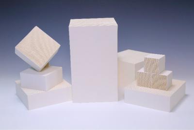 China Al2O3 Honeycomb Monolithic Catalyst Support White For Industrial VOC for sale