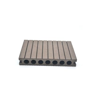 China Co-extrusion Modern Homes with Luxury Round Hole Decking CE/ISO Certified for sale