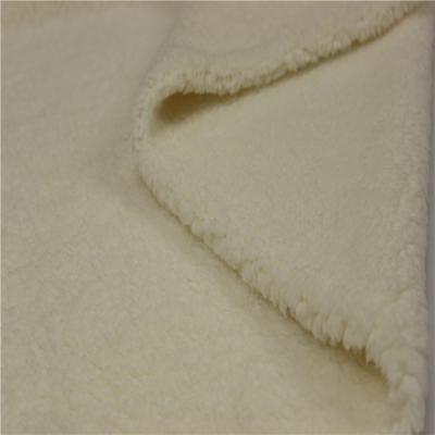 China Quilted Coat Polyester Fleece Fabric / Lightweight Soft Fleece Fabric for sale